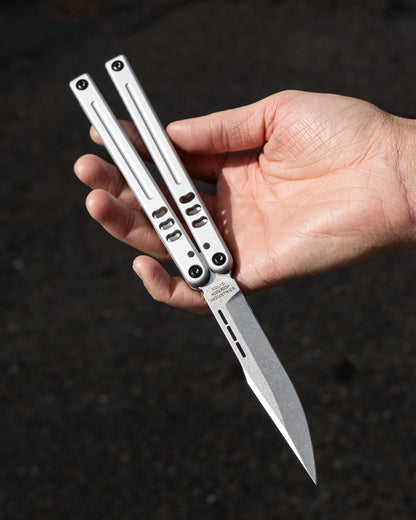 Mako Harpoon On hand in open position