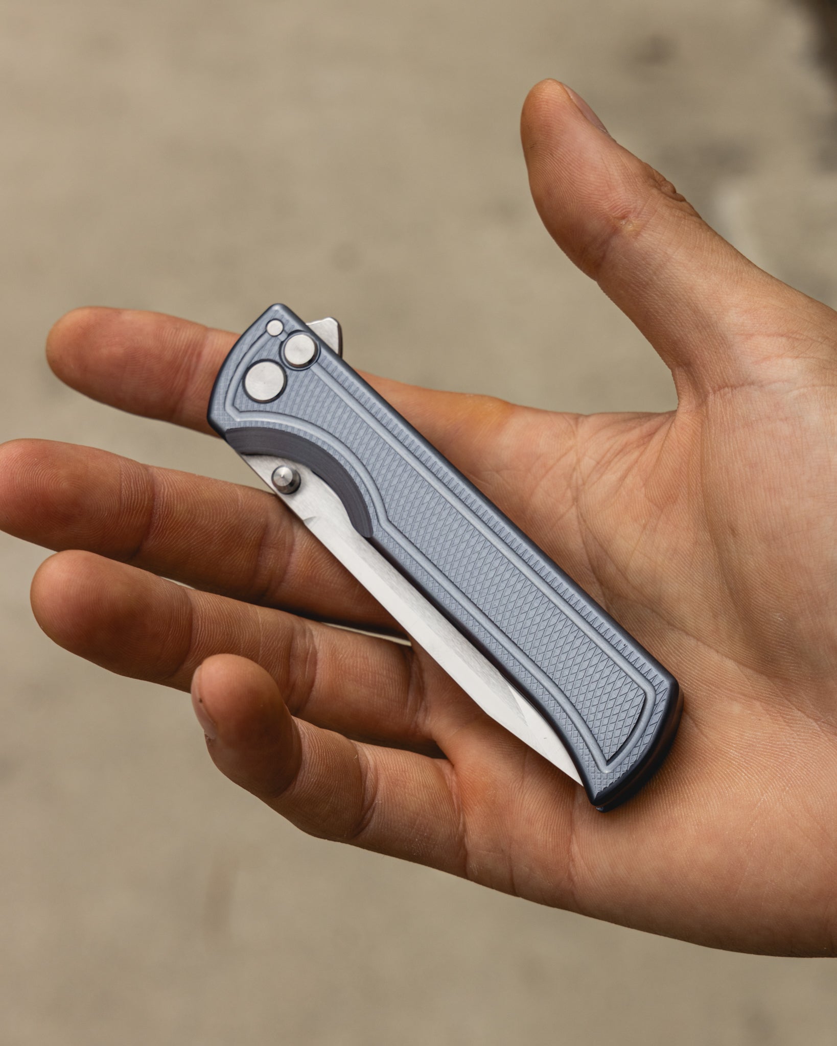 surf closed position on hand 