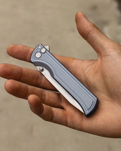 surf closed position on hand 